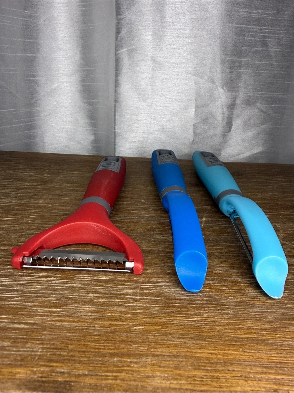 TASTY 3 Piece Vegetable Fruit Peeler Set